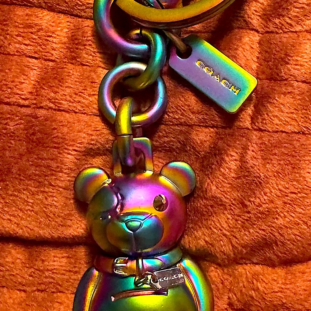 Coach 3D Multicolor oil slick, iridescent Metallic bear. Rare. Keychain FOB. - Picture 12 of 14